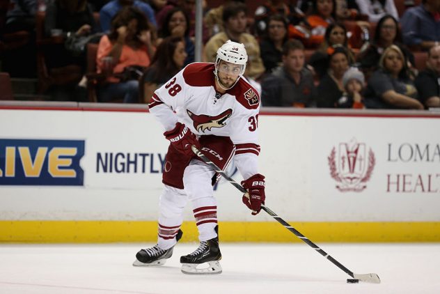 Arizona Coyotes v Anaheim Ducks