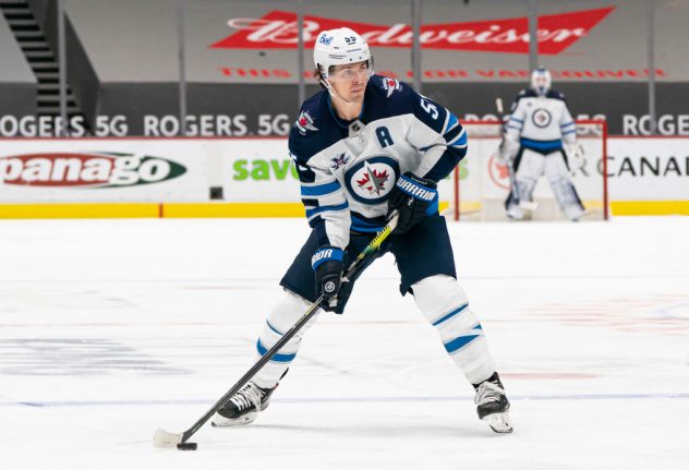 Winnipeg Jets v Vancouver Canucks