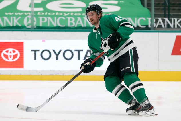 Columbus Blue Jackets v Dallas Stars