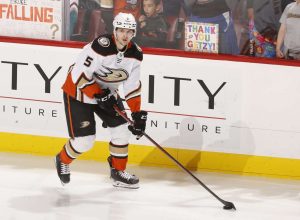 Ei ole todellista! Suomalaispuolustajan NHL-uran avausmaali vedettiin jälleen kerran pois getty_vaakanainenurho20221001