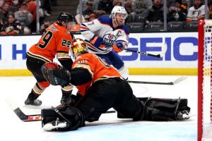 getty_mcdavidconnor20231201