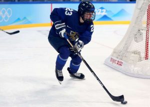 Halvaantunut Sanni Hakala julkaisi jouluisen kuvan kumppaninsa kanssa getty_hakalasanni20231201