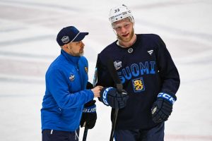 Leijonien MM-puolustaja solmi NHL-sopimuksen! aop_matinpalonikolas20250210