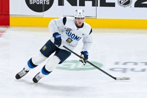 Nyt jysähti – Leijonien 4 Nations -pelaaja sai lähtöpassit NHL:ssä! aop_välimäkijuuso20250214