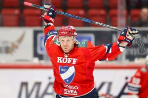 Urheilucast: Leo Komarov neuvottelee Liiga-sopimuksesta – paluu vireillä! aop_komarovleo_20250325