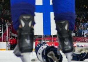 IS: Yllätysnimi Leijonien uudeksi selostajaksi! aop_kuvituskuva20250103 (1) (1)