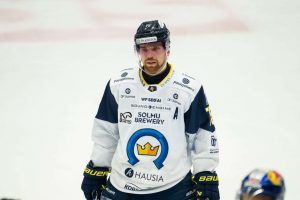 Kiekko-Espoo: Ykkössentteri pitkään sivussa! aop_virtanensanteri20250929