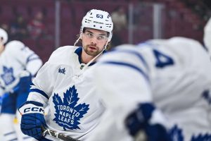 NHL-toimittaja: tässä todellinen syy, miksi Utahin suomalaishyökkääjä penkitettiin aop_maccellimatias20251011