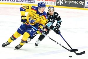 No nyt! Vasta 17-vuotias Liiga-komeetta valittiin maajoukkueeseen aop_smitsalberts20250222