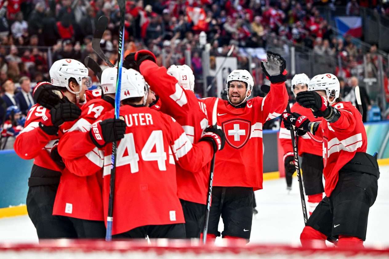 Suomi-Sveitsi jääkiekko 18.2.2026: Sveitsi selvitti tiensä puolivälieriin Italia-voitolla.